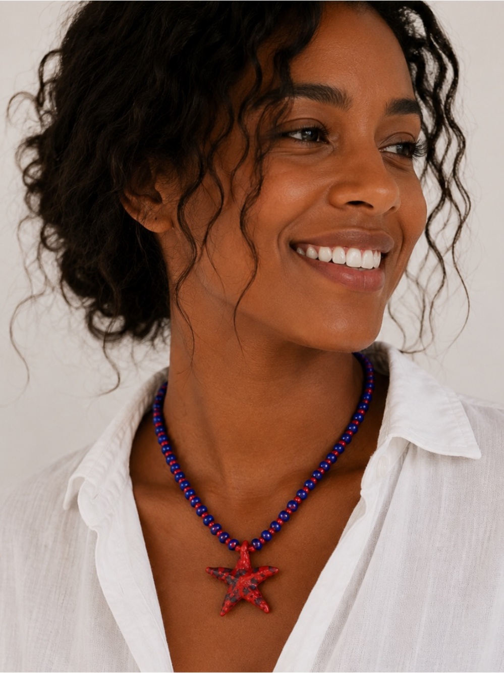 New! Coastal Preppy Blue Beaded Red Starfish Necklace NWOT (5003)